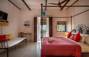 Circus by the C, Velha Goa